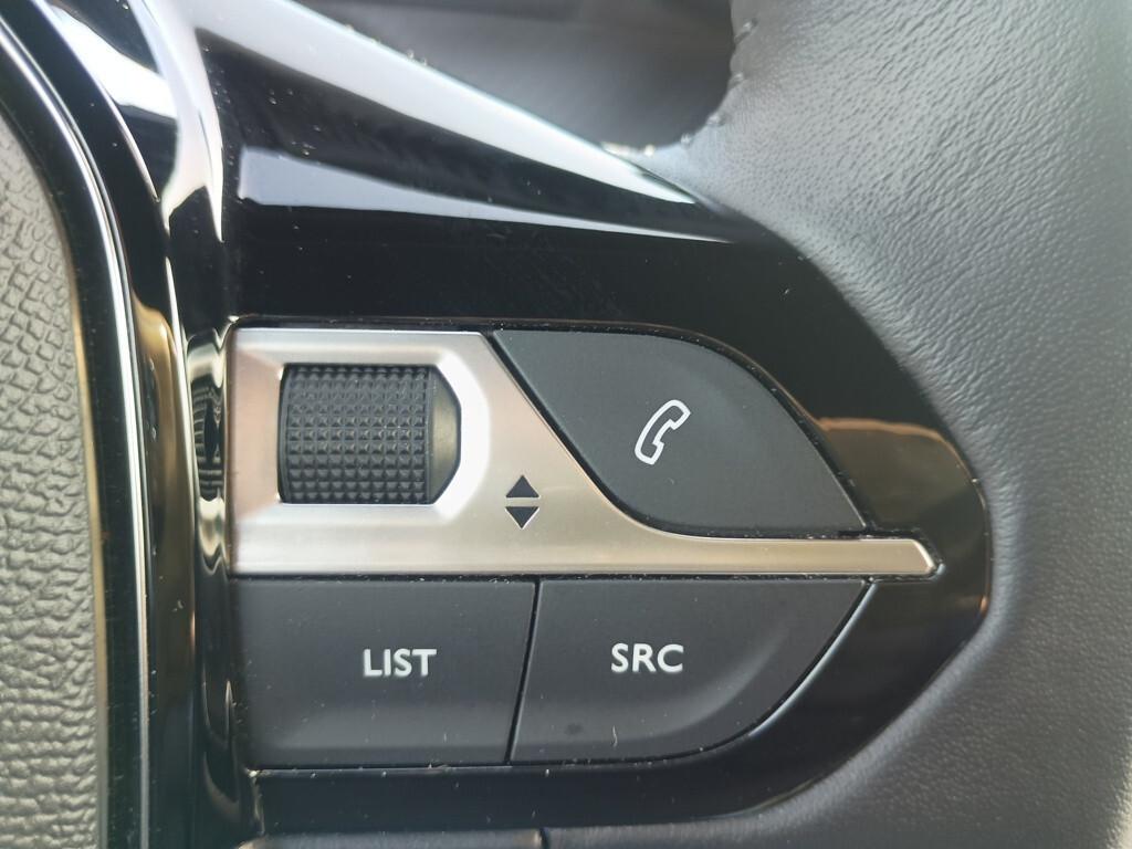 Peugeot 2008 1.2 100cv Allure