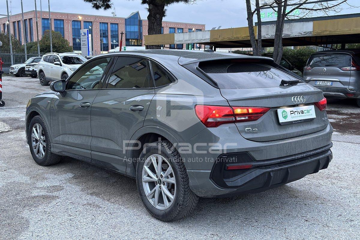 AUDI Q3 35 TDI Business Advanced