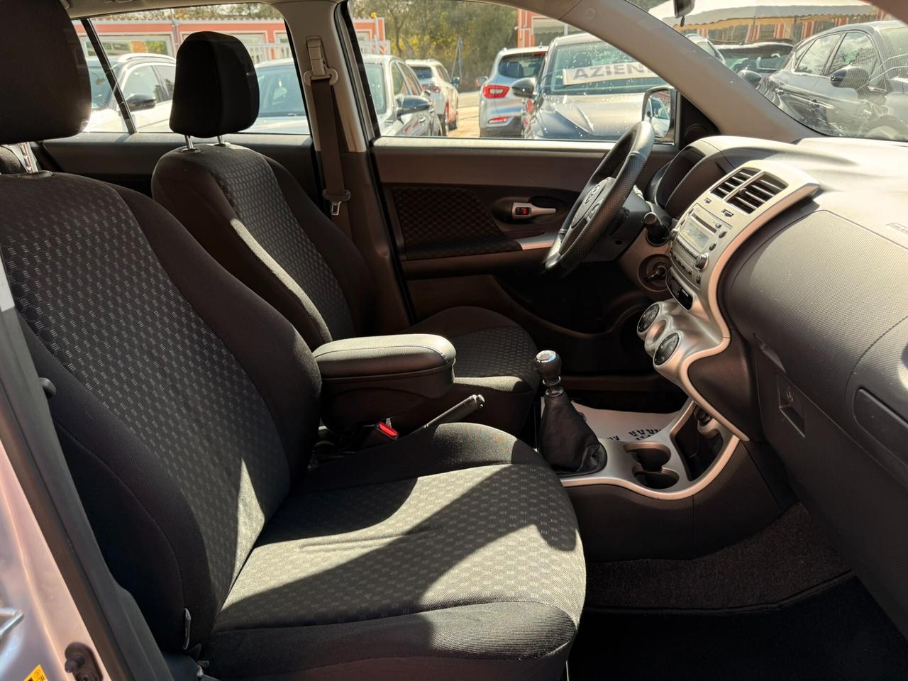 Toyota Urban Cruiser 1.3 Benz. 100CV Luxury - 2010