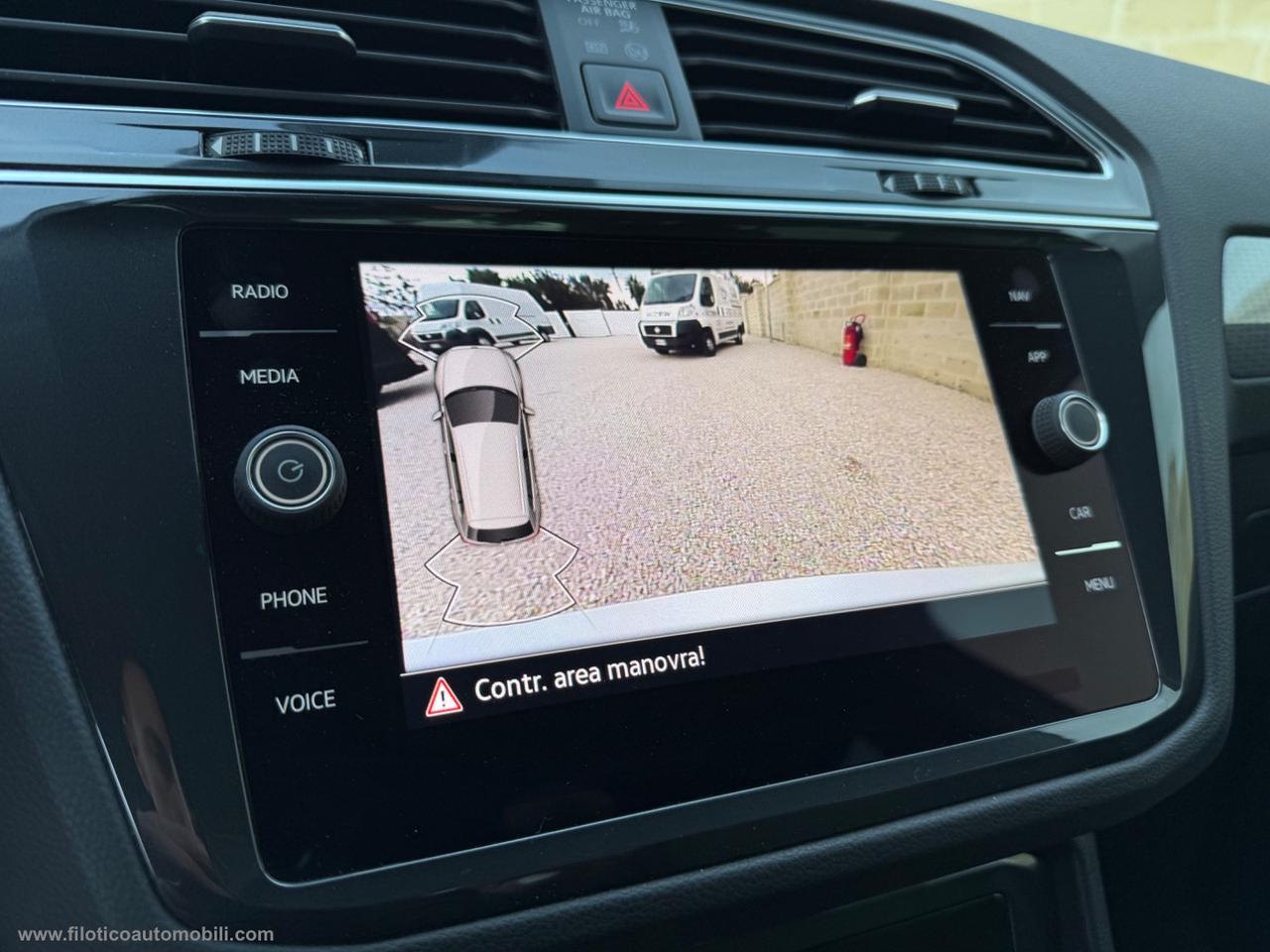 VOLKSWAGEN Tiguan 2.0 TDI 150CV SCR DSG Life TELECAMERA - FARI LED -FULL