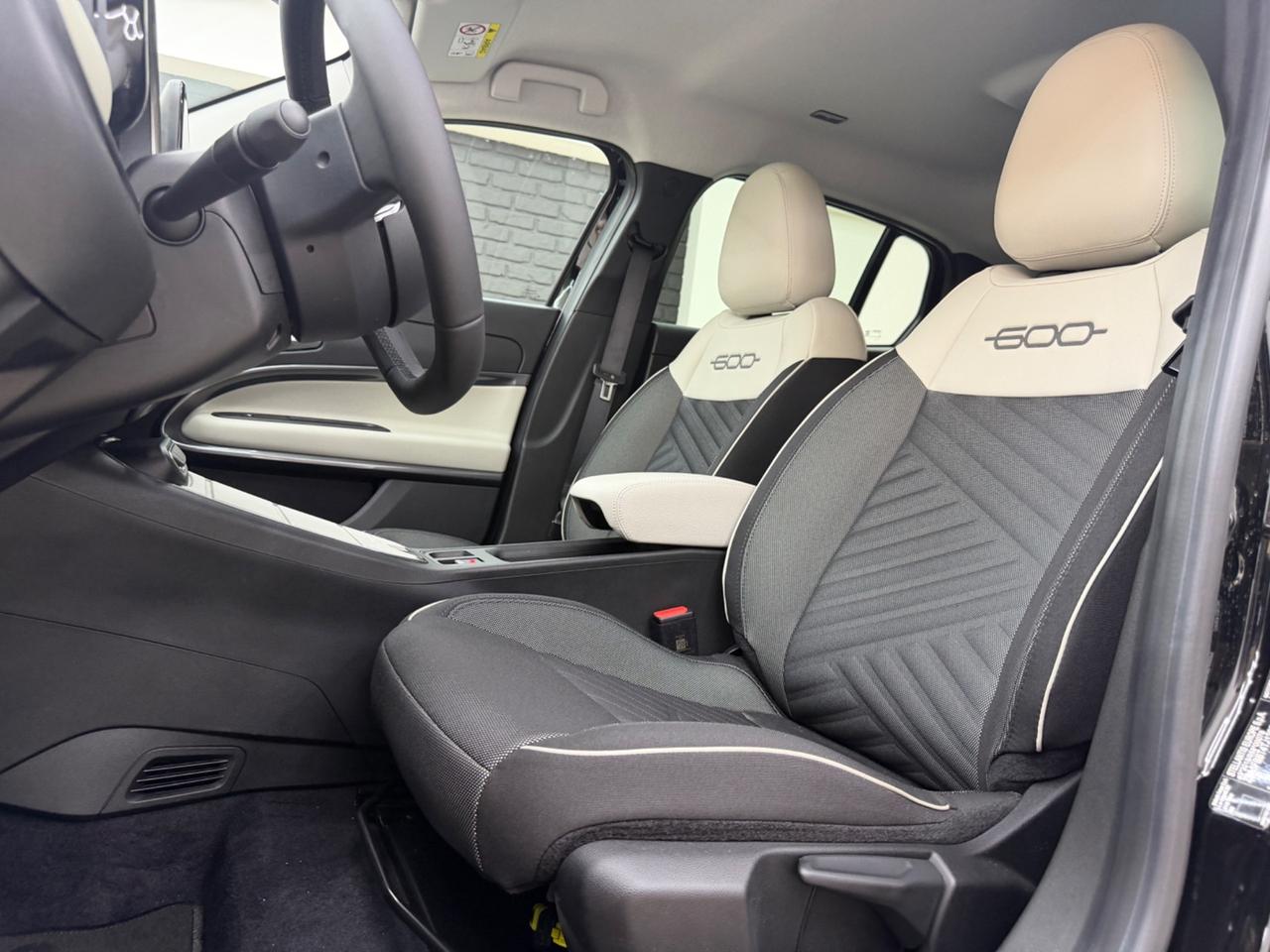 Fiat 600 Hybrid 110 CV DCT La Prima KM0 ITA