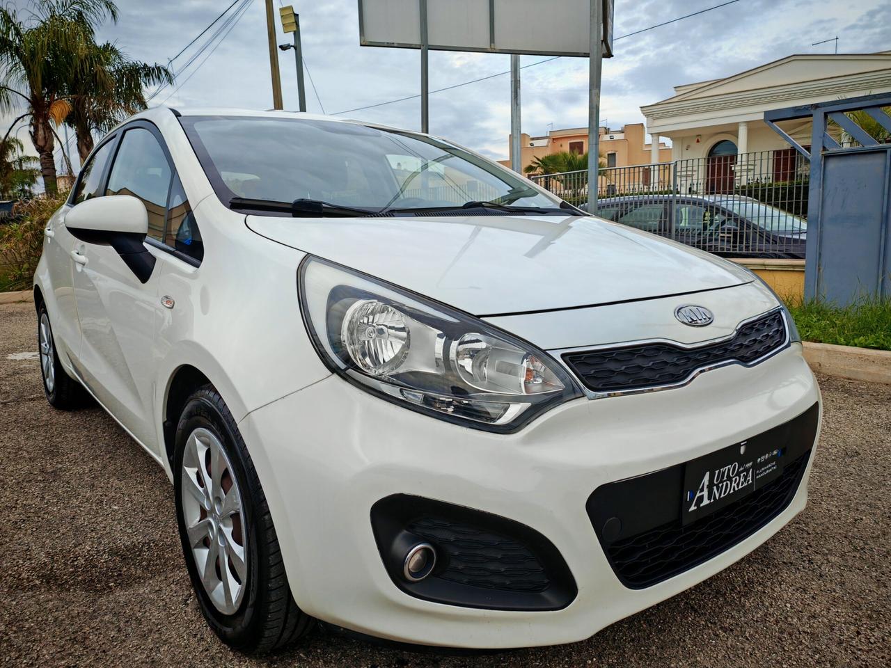 Kia Rio 1.1CRDi EX Plus Full Optional 2013
