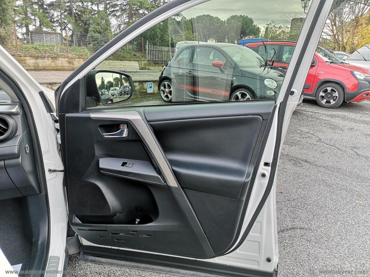 TOYOTA RAV4 2.5 Hybrid 2WD Business PROMO WEB