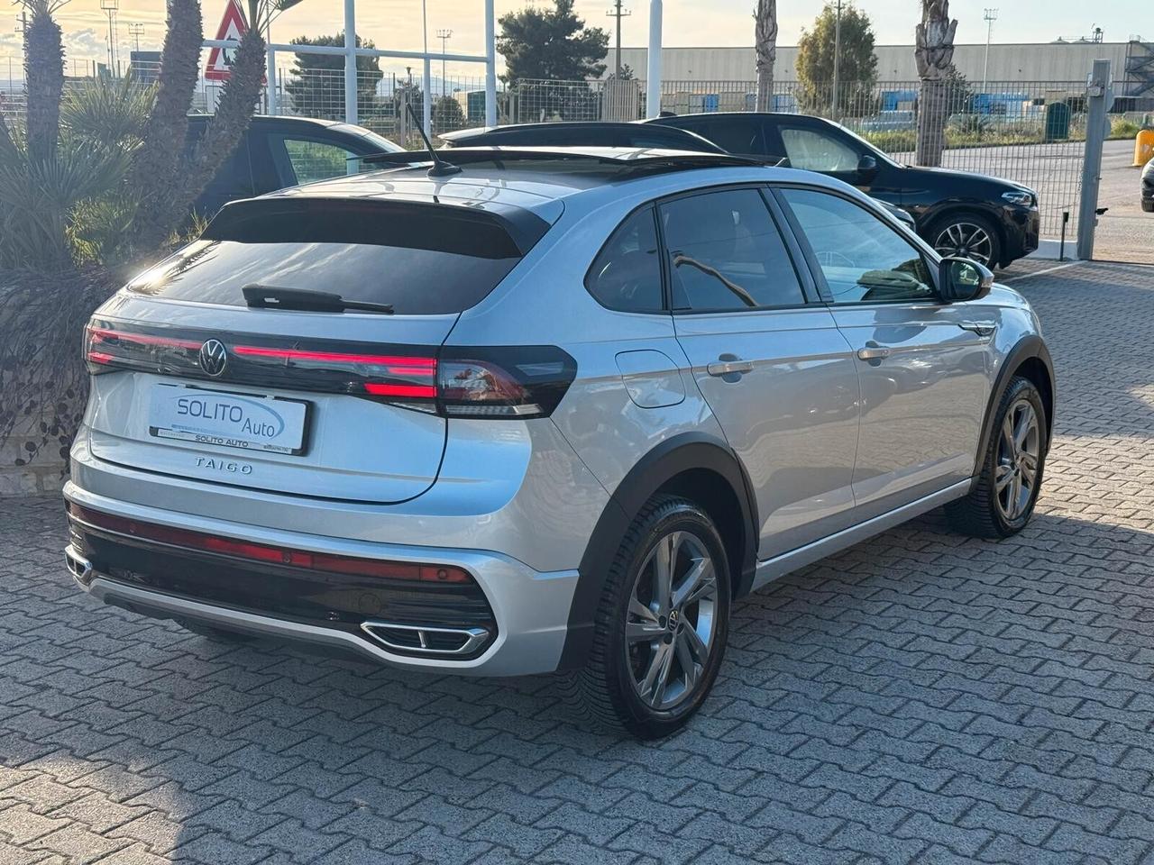 Volkswagen Taigo 1.0 TSI 110 CV R-Line x2 + Tetto