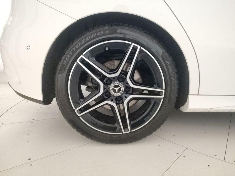 Mercedes-Benz Classe A A 220 d AMG Line Premium Plus auto