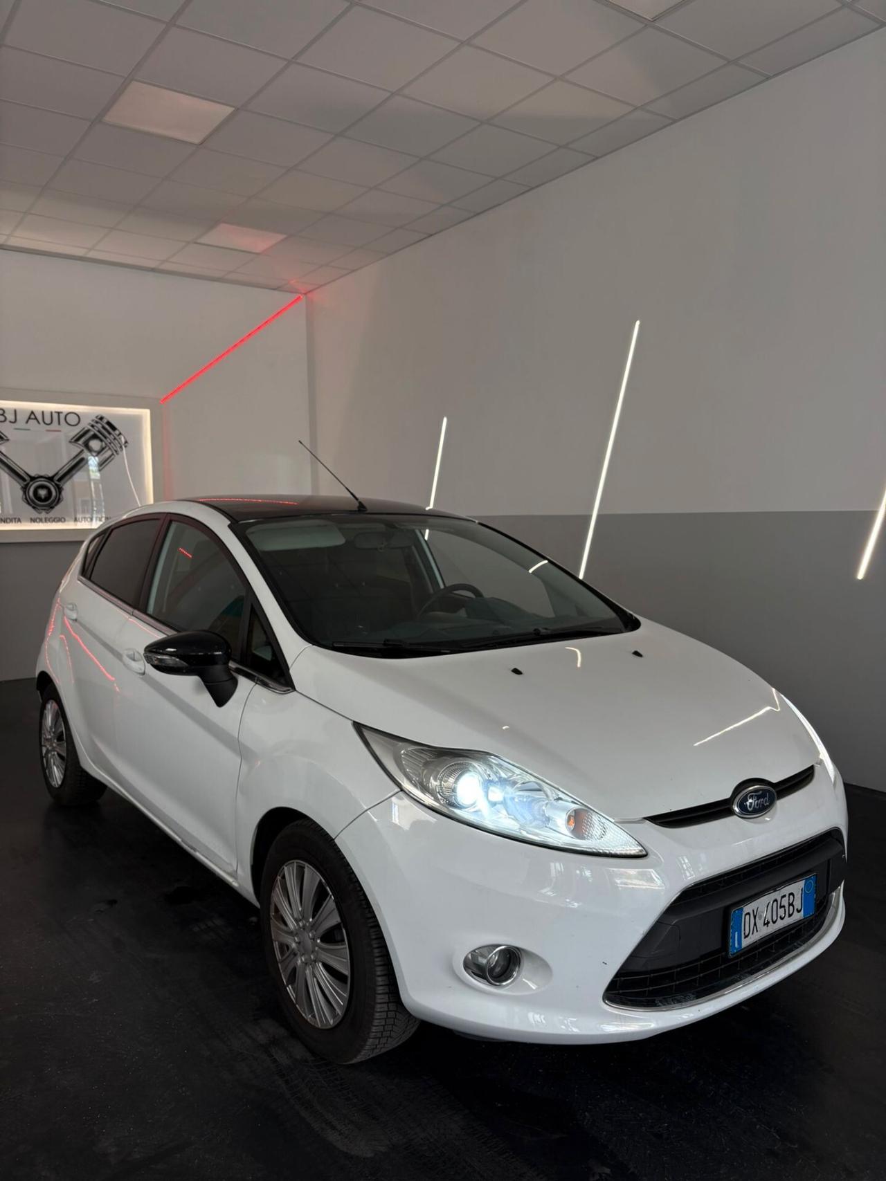 Ford Fiesta 1.4 5 porte Bz.- GPL Titanium