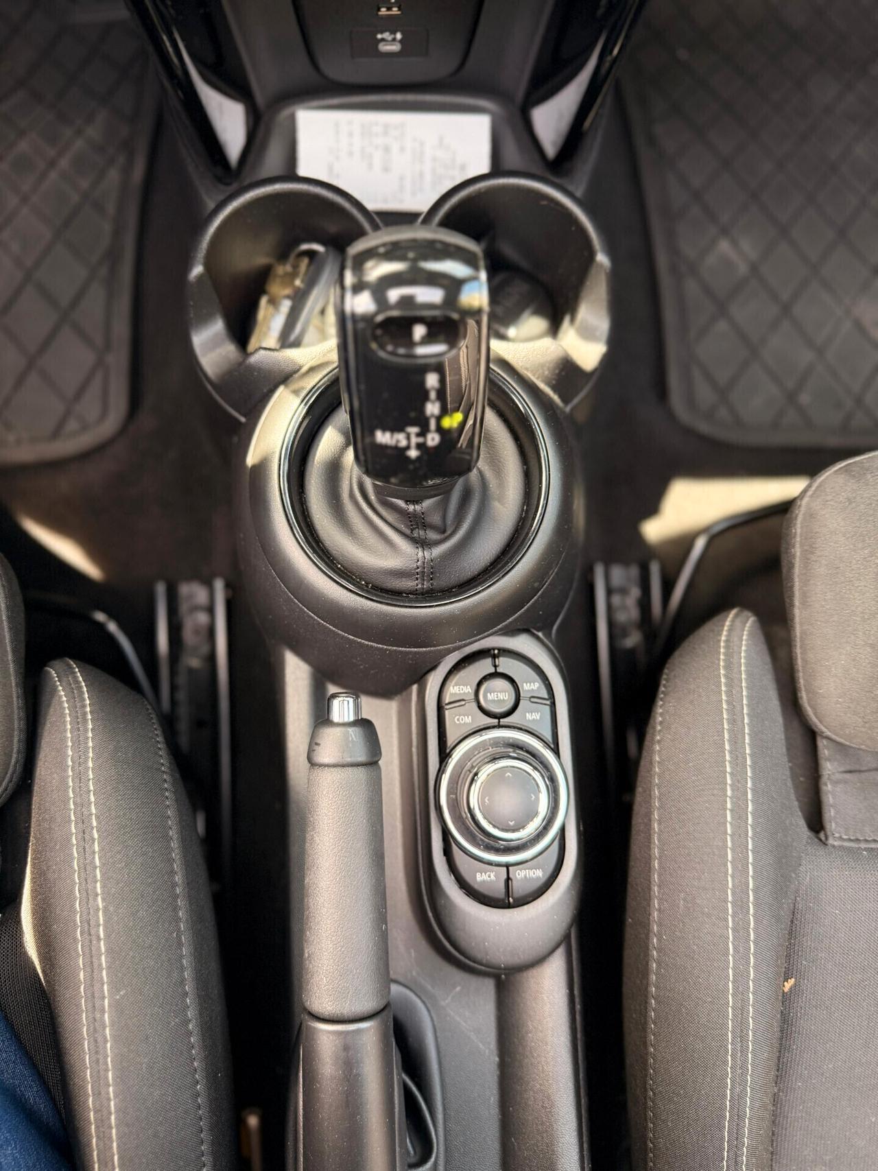 Mini Mini 2.0 John Cooper Works interno ed esterno