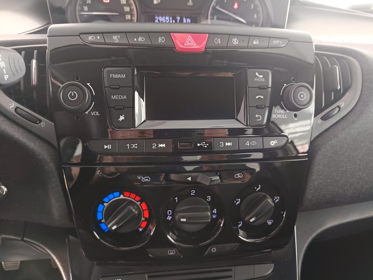 Lancia Ypsilon 1.2 69 CV 5 porte km 29.000 !!