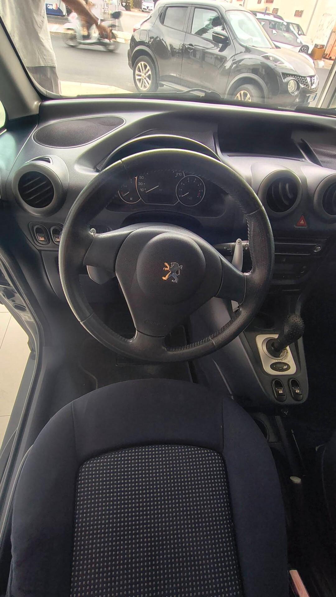 Peugeot 1007 1.4 BENZINA C/A
