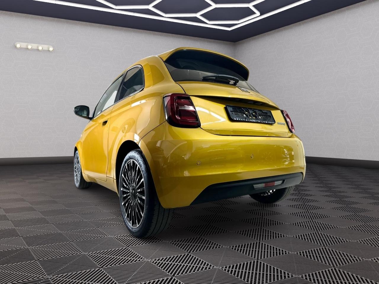 Fiat 500 Berlina Hybrid Icon