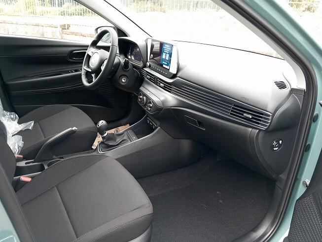Hyundai i20 1.2 MPI MT Connectline
