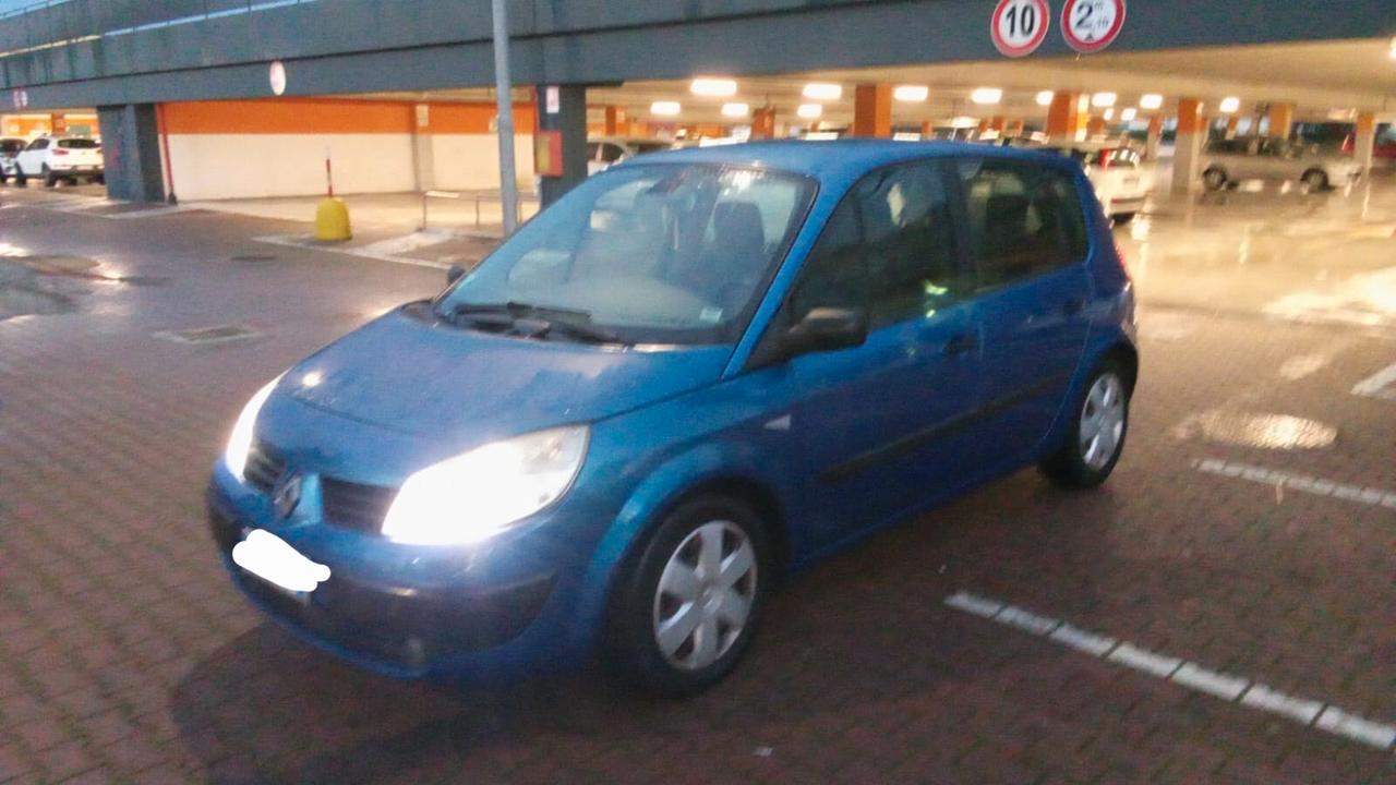 Renault Scenic Scénic 1.9 dCi/130CV Dynamique