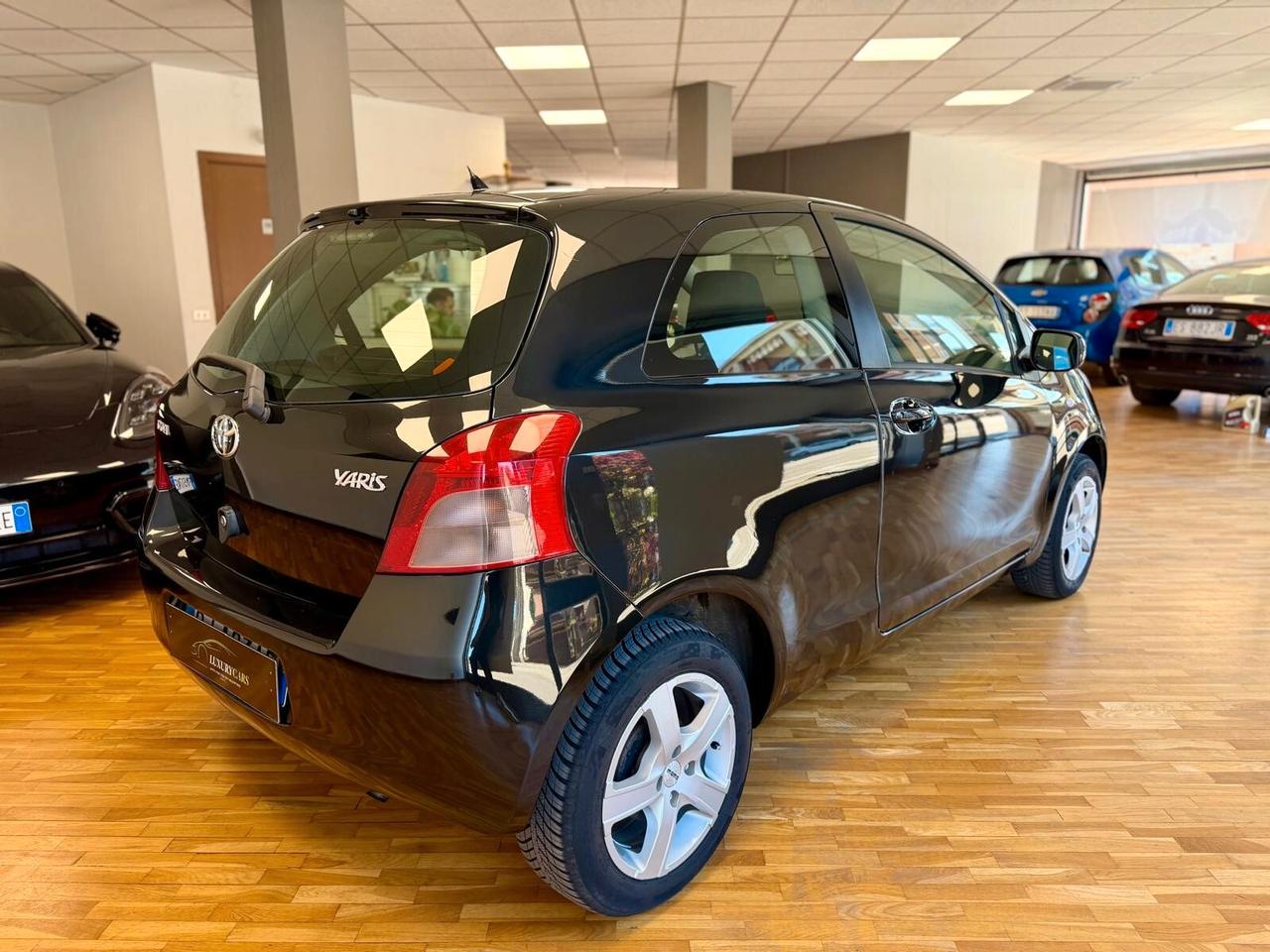 Toyota Yaris 1.0 3 porte Sol