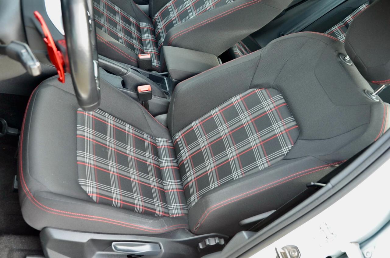 VOLKSWAGEN POLO GTI 5p 2.0 TSI 200cv DSG, SERVICE VW, EURO 6D, FARI LED, RETROCAMERA, APPLE ANDROID, 17", PERMUTE