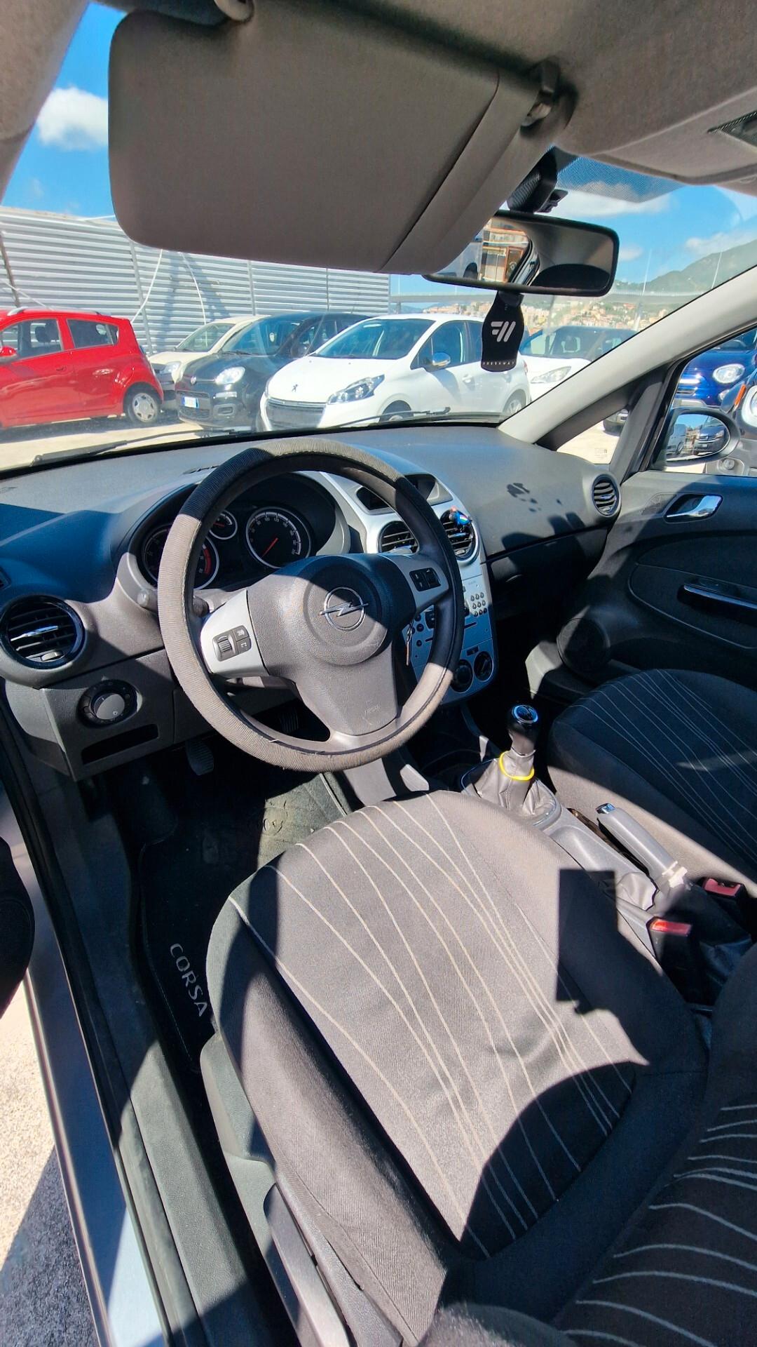 Opel Corsa 1.2 3 porte Sport