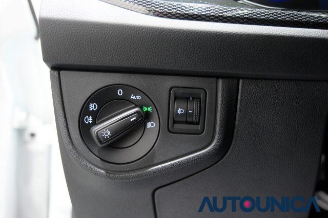 VOLKSWAGEN Polo 1.0 TSI STYLE NEOPATENTATI FARI LED