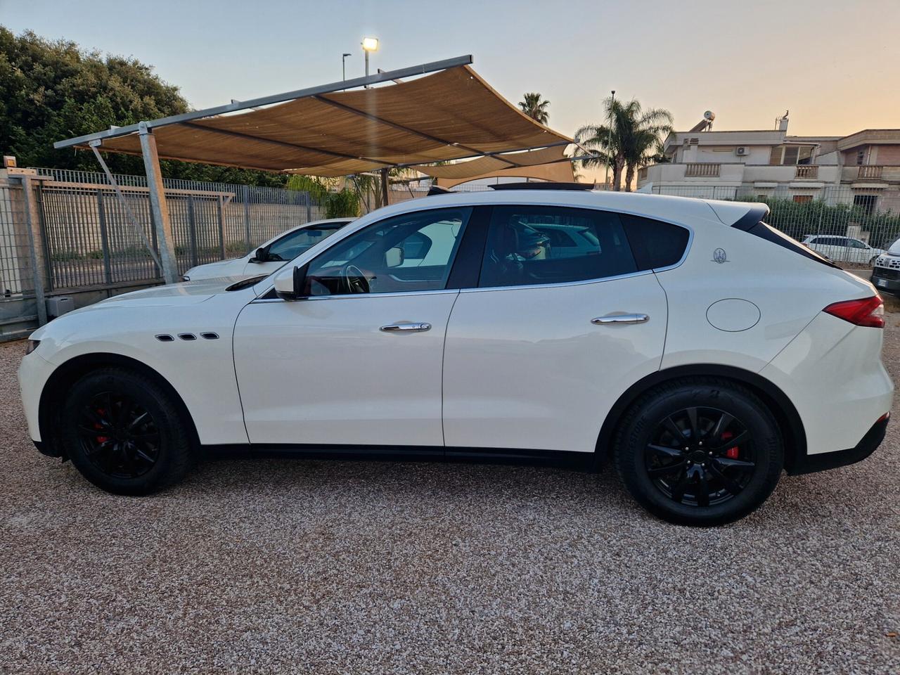 Maserati Levante V6 Diesel 275 CV AWD Granlusso
