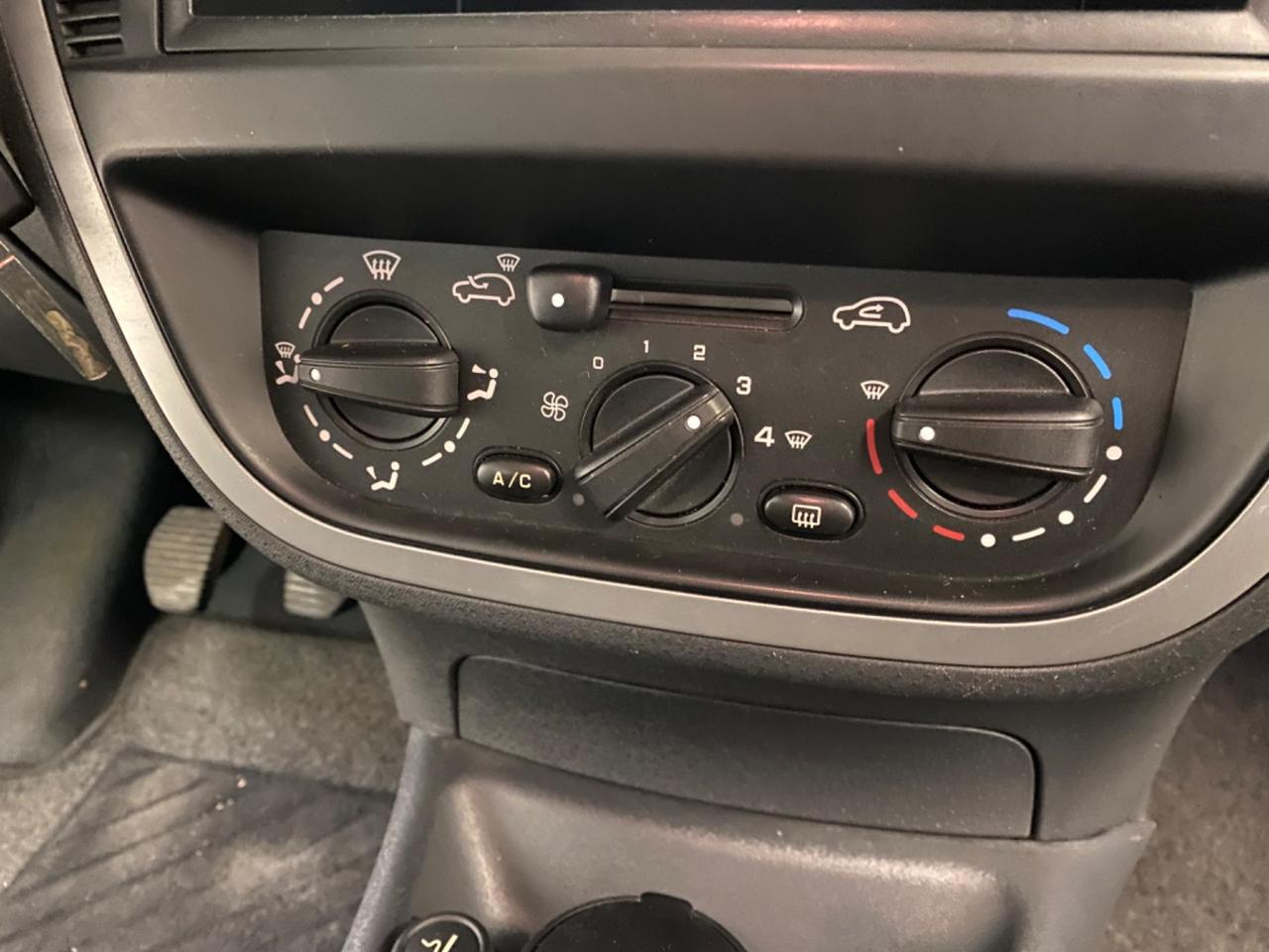 Citroen C3 1.1 Gold by Pinko