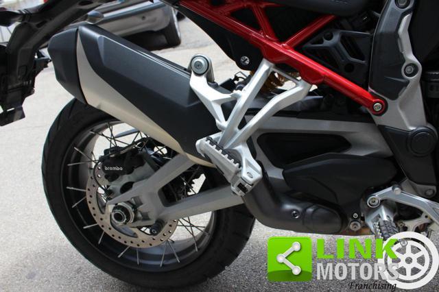 DUCATI Multistrada V4 S .