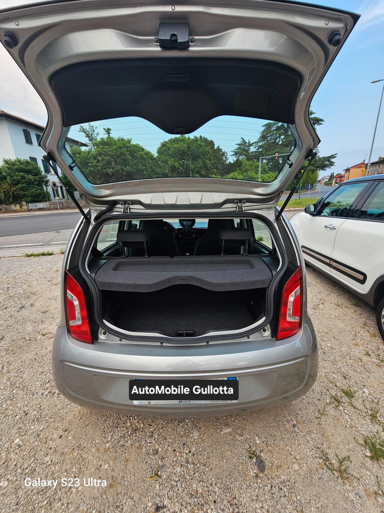Volkswagen up! Move up