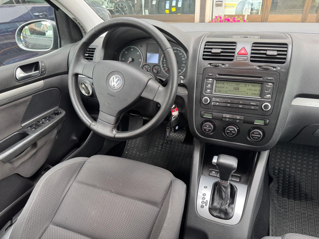 Volkswagen Golf 2.0 16V TDI 5p. Sportline DSG