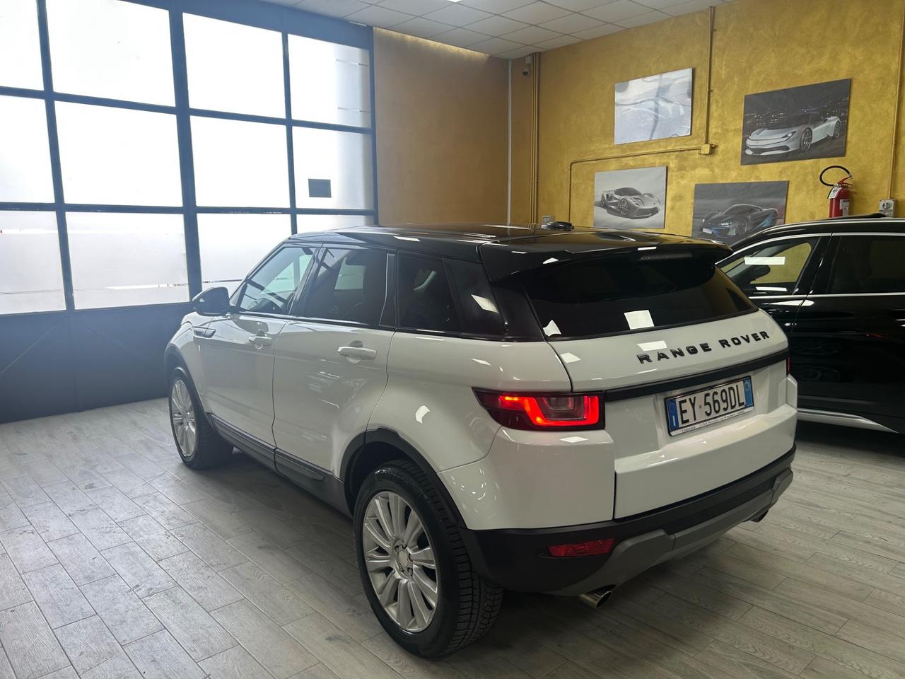 RANGE ROVER EVOQUE 2.2 Td 150 cv “AUTOMATICA”-2015