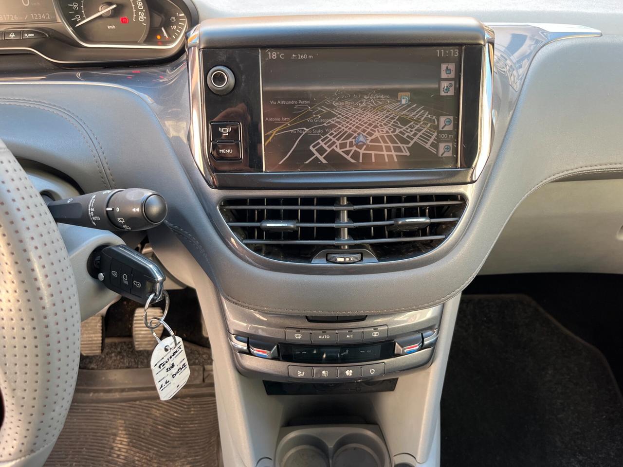 Peugeot 208 1.4 HDi 68 CV 5 porte Allure