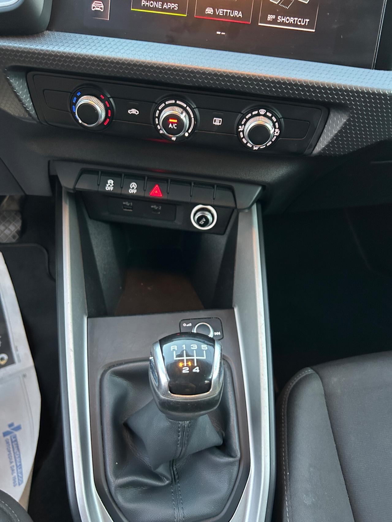 Audi A1 1.0 TFSI Admired-2018-NAVI-SENSORI