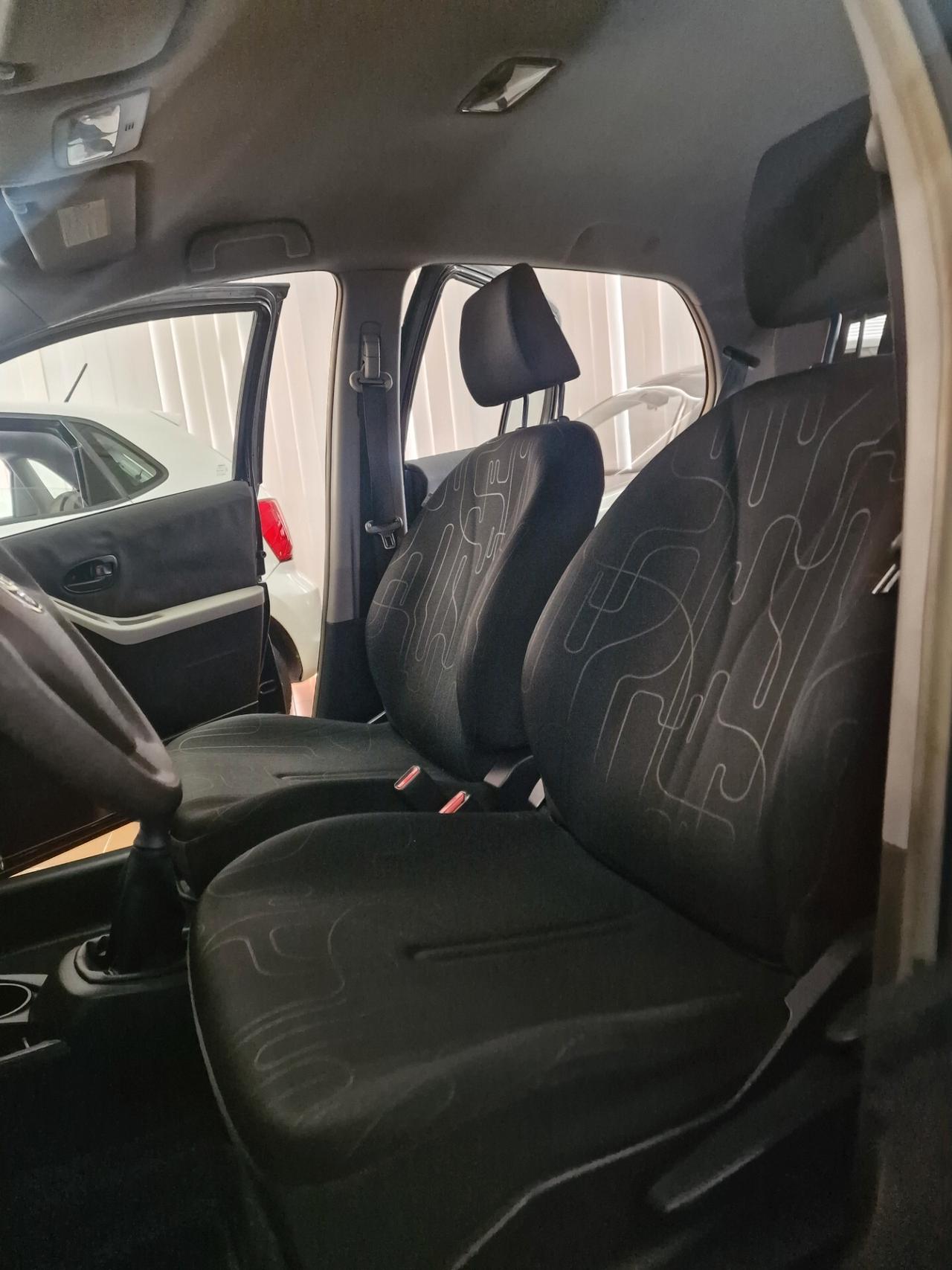 Toyota Yaris 1.0 5 porte Now, 102 mila chilometri