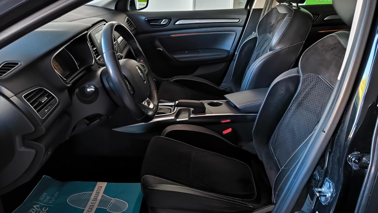 Renault Megane Mégane dCi 8V 110 CV EDC Energy Bose