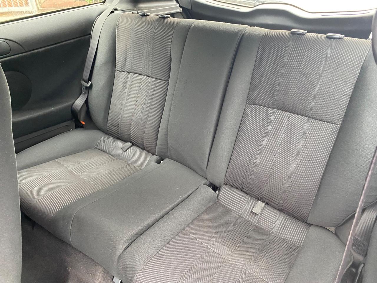 Alfa Romeo 147 1.6i 16V Twin Spark cat 3p. Distinctive