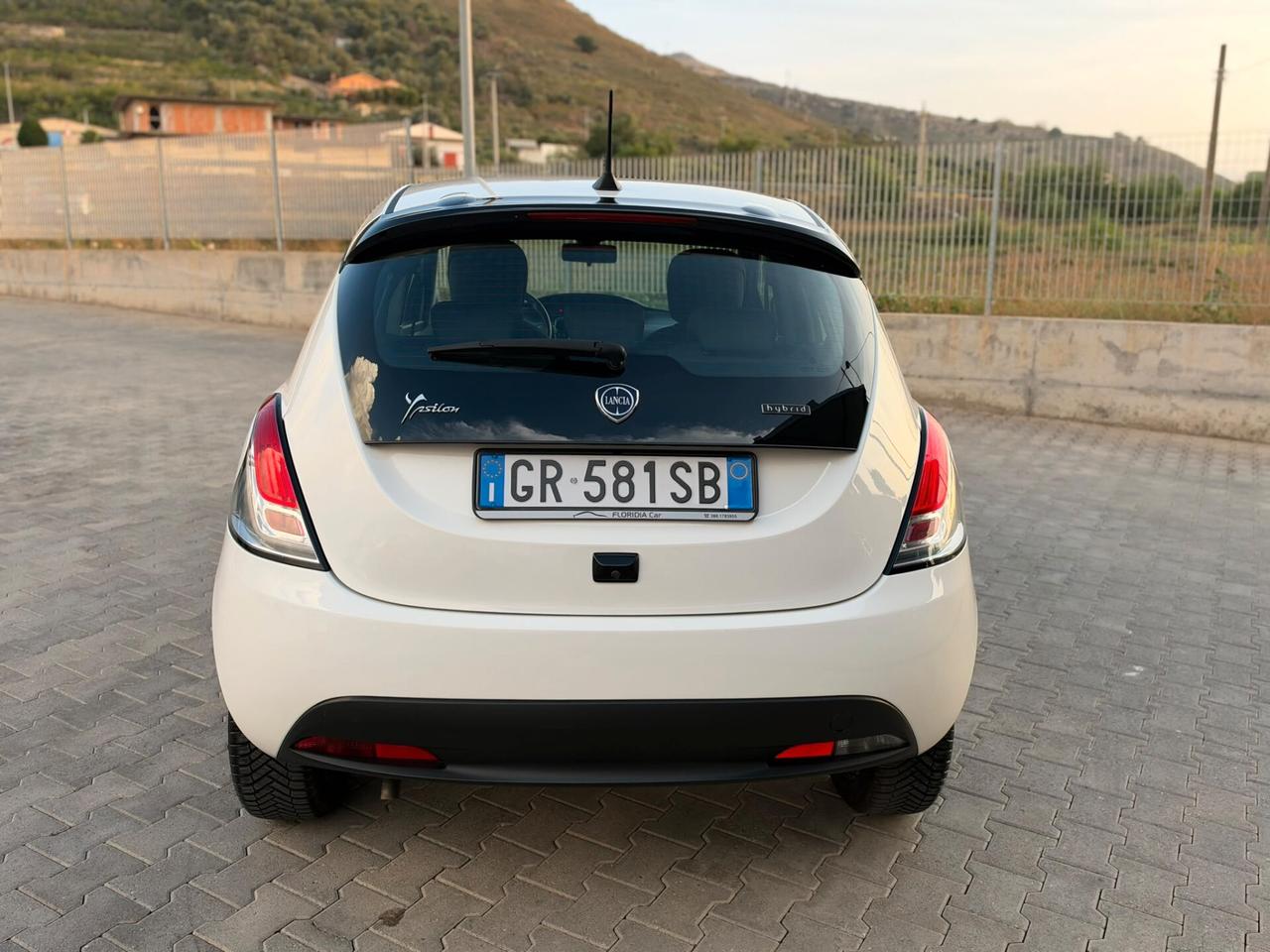 LANCIA YPSILON 1.0 FIREFLY 70CV HYBRID 2023