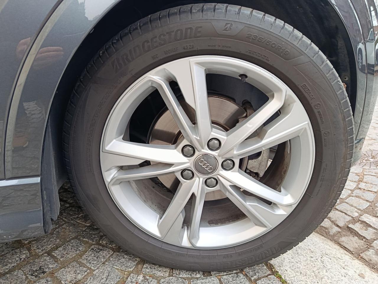 Audi Q3 S Line 2.0 35 TDI #8385