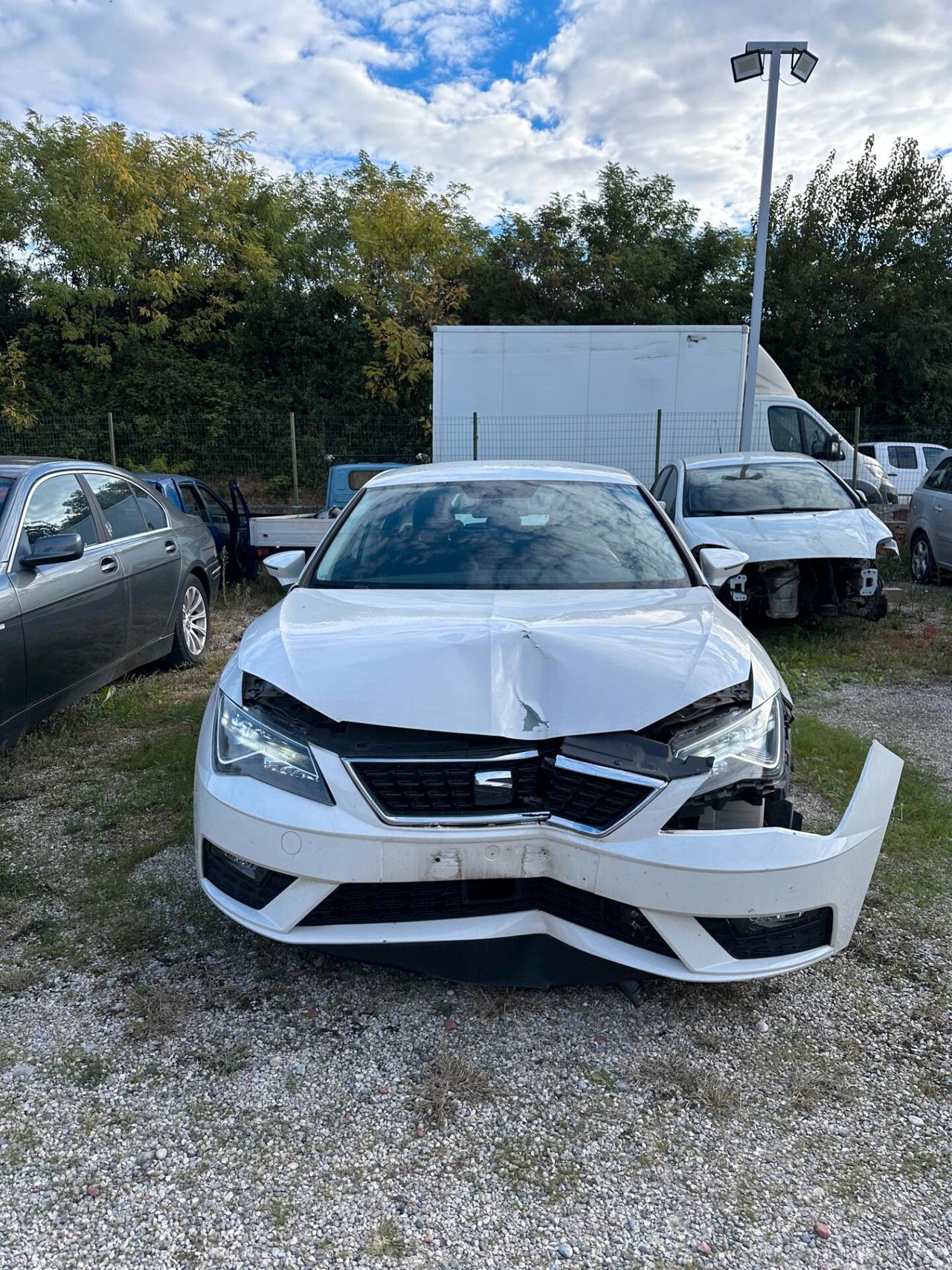 Seat Leon 1.5 TGI DSG 5p. Business INCIDENTATA