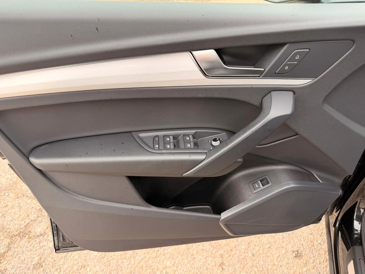 AUDI Q5 2.0 TDI 204CV QUATTRO S TRONIC S LINE BLACK EDITION – 2024