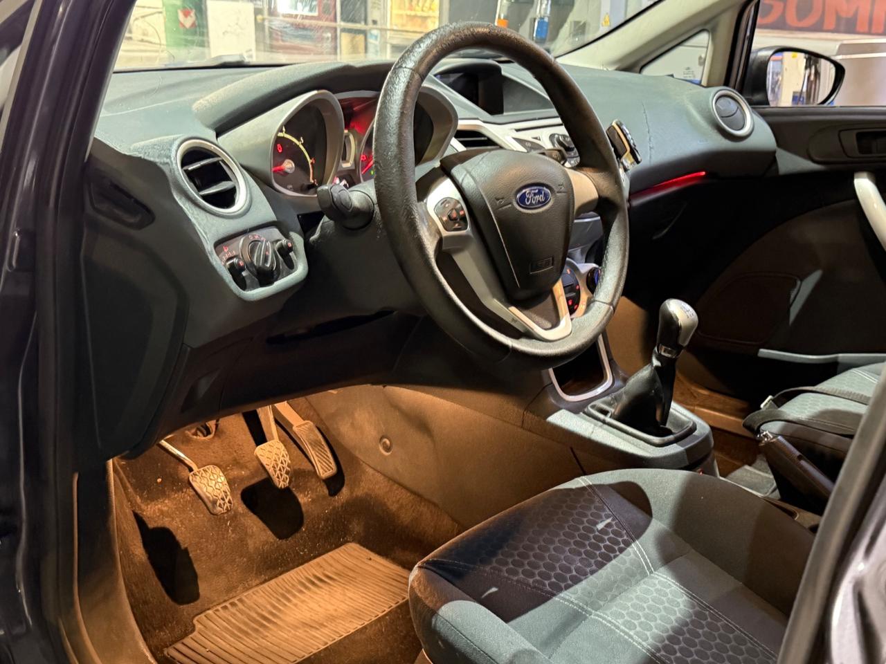 Ford Fiesta 1.4 5 porte benzina/gpl - 2010