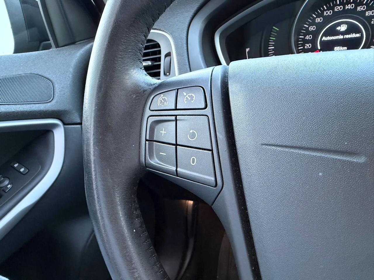 VOLVO V40 2.0 DIESEL D2 EURO6B
