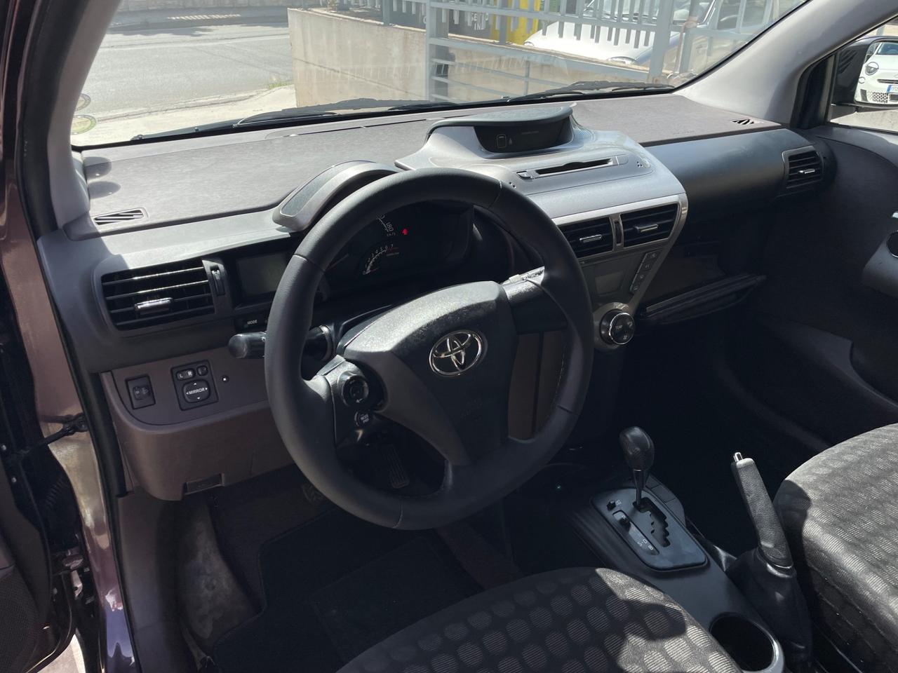 Toyota iQ 1.0 Sol