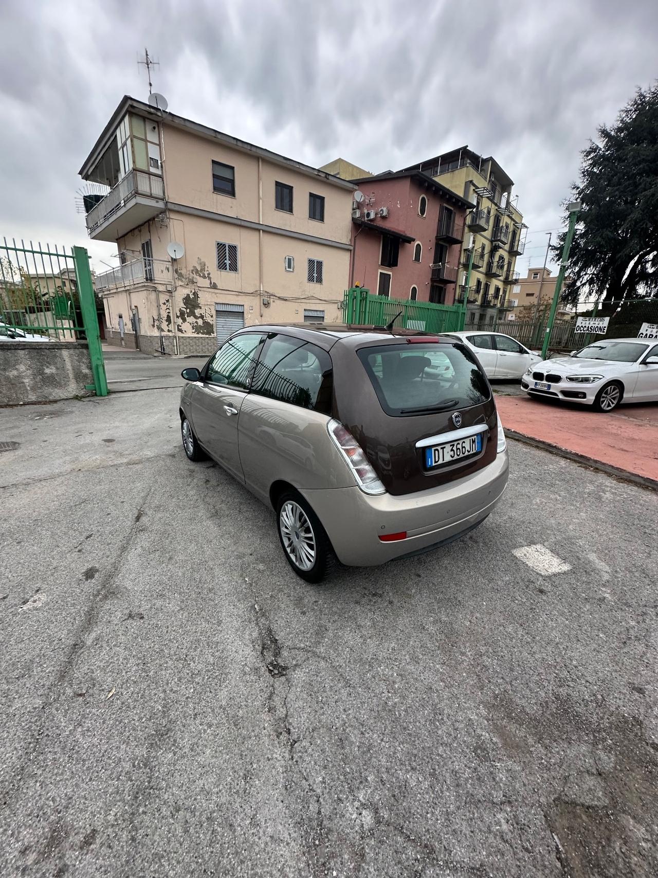 Lancia Ypsilon 1.4 Oro Ecochic GPL