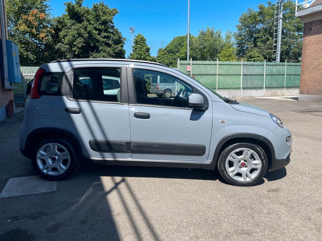 Fiat Panda Benzina/HYBRID 2022 - UNIPROPRIETARIO - 16.000 KM REALI