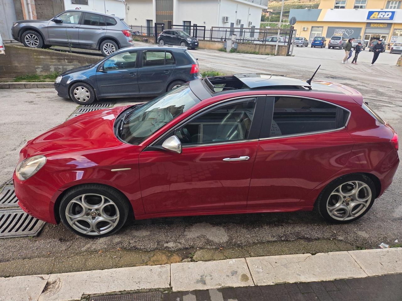 ALFA GIULIETTA 2.0 JTDM TETTO APRIBILE KM 120000 CERTIF
