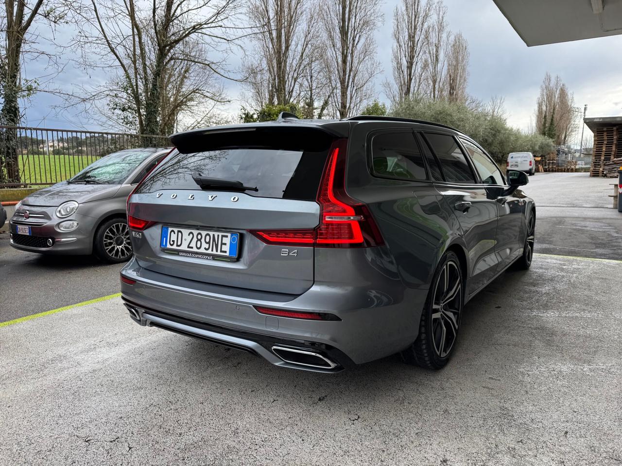Volvo V60 2.0 b4 R-Design Hybrid GARANZIA 24 MESI