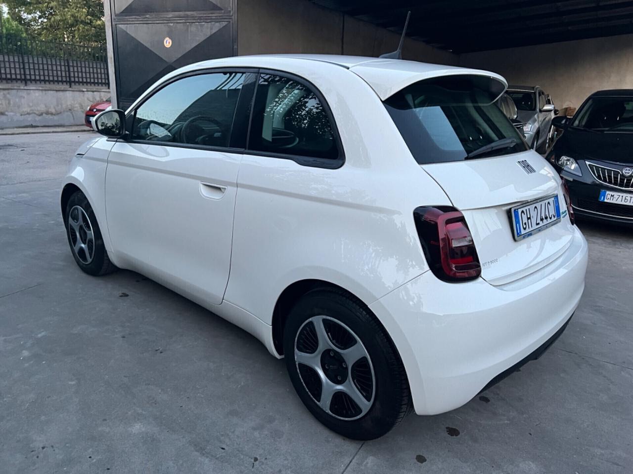 Fiat 500 La Prima Berlina 42 kWh