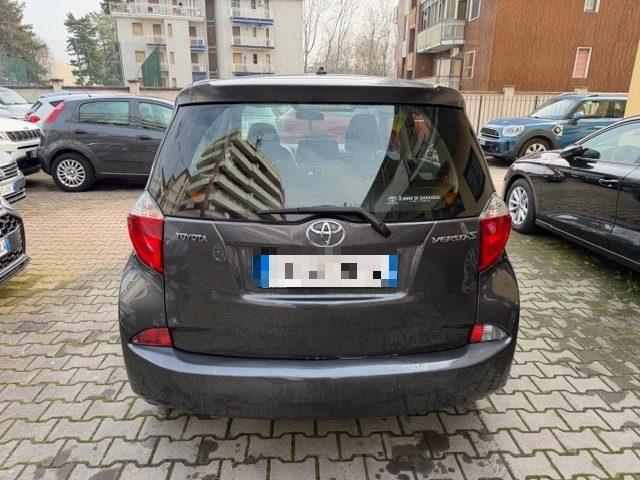 TOYOTA Verso-S 1.3 MT Active