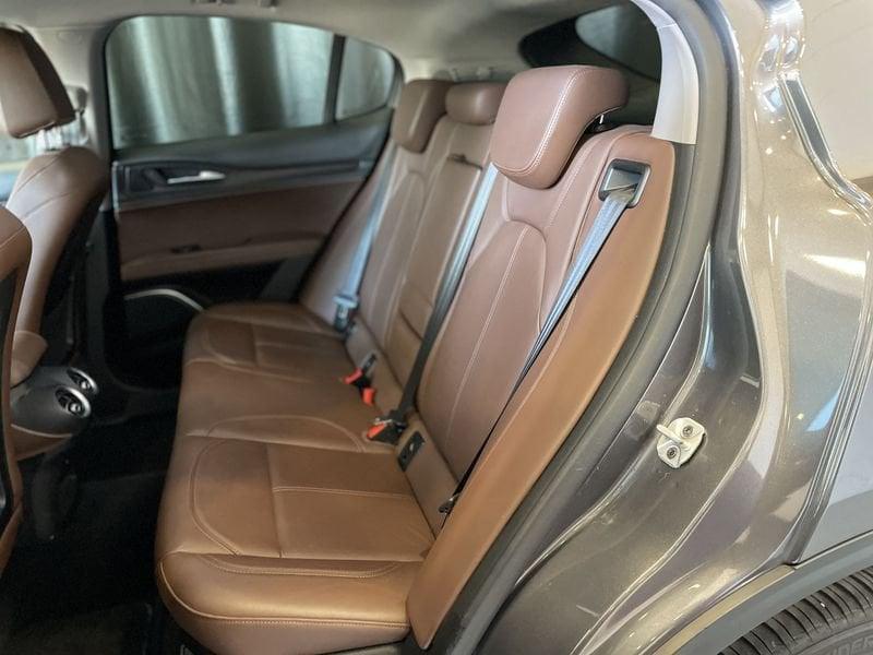 Alfa Romeo Stelvio 2.2 Turbodiesel 210 CV AT8 Q4 Executive