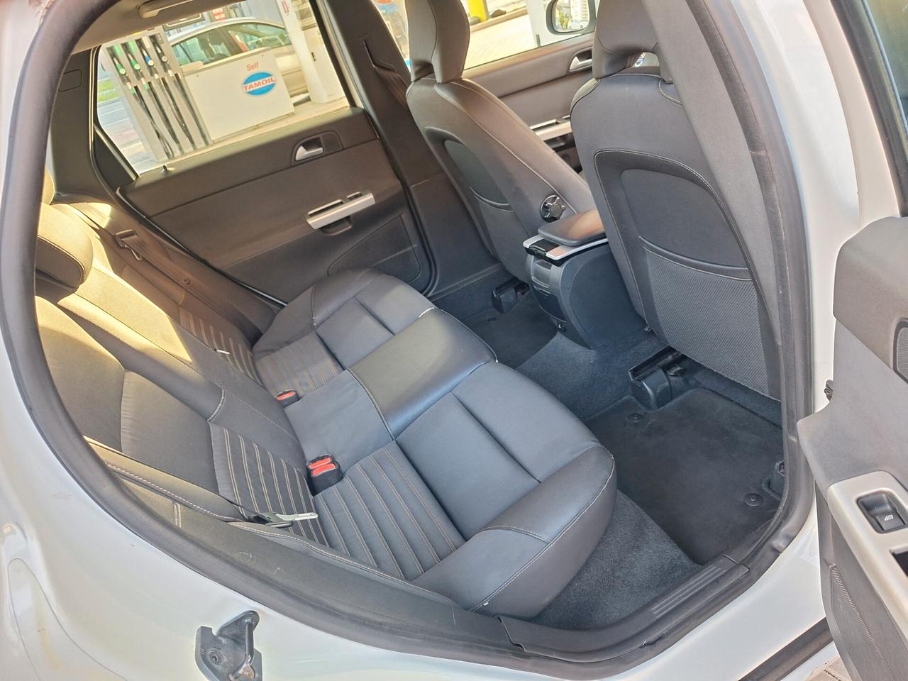 VOLVO V50 D2 R-DESIGN 1.6 DIESEL 114CV NEOPATENTATI EURO5