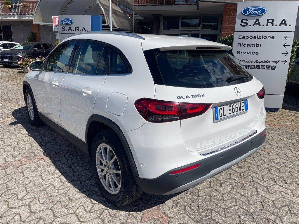 MERCEDES GLA 180 d Executive auto del 2023