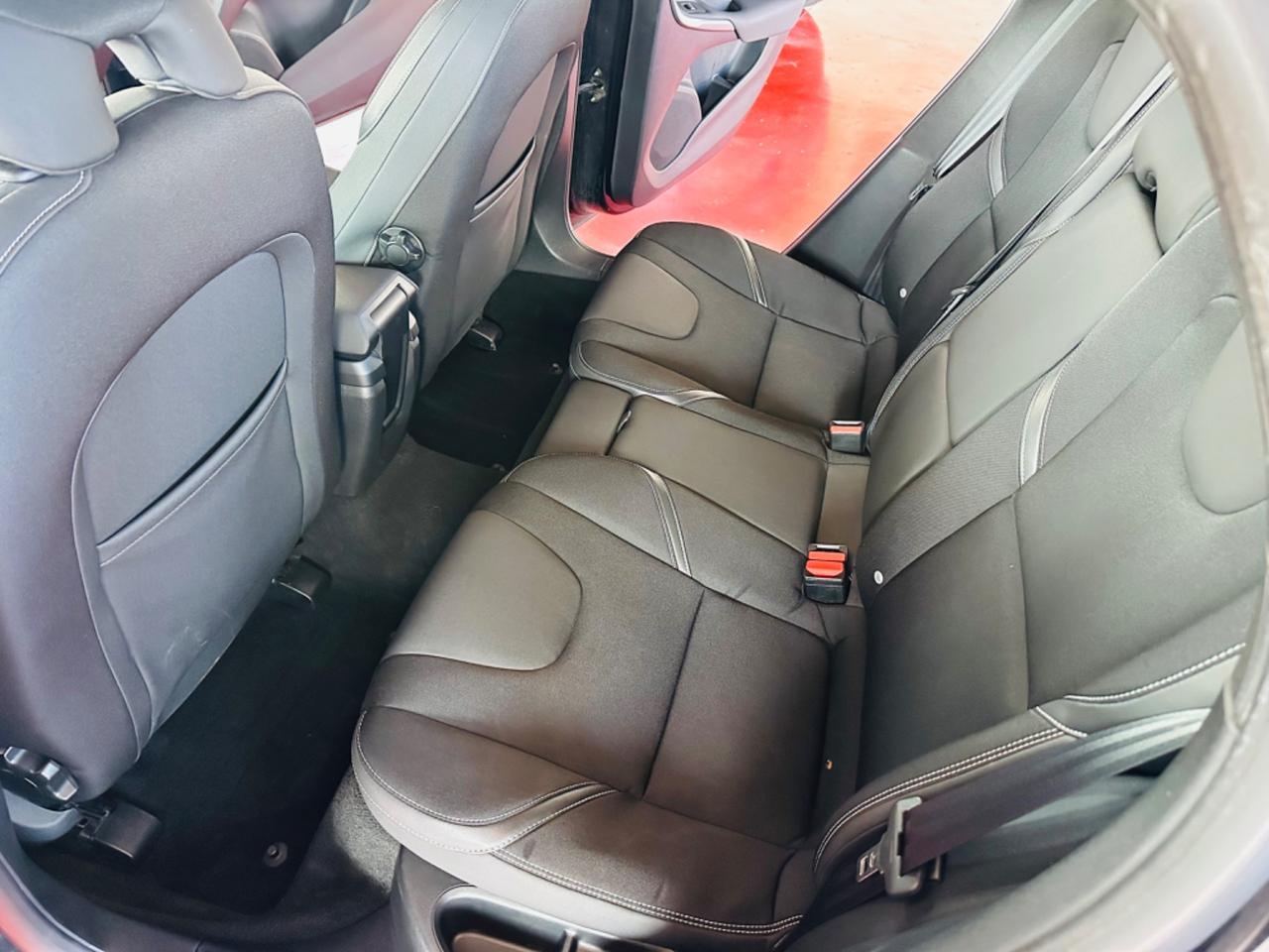 Volvo V40 2.0d Geartronic R-design