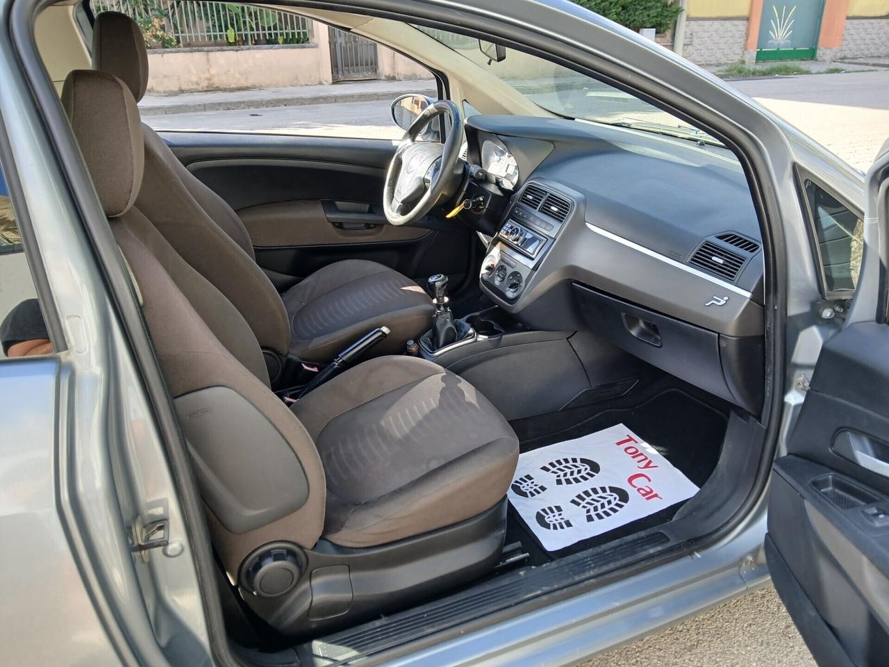 Fiat Grande Punto 1.4 Starjet 16V 3 porte Dynamic