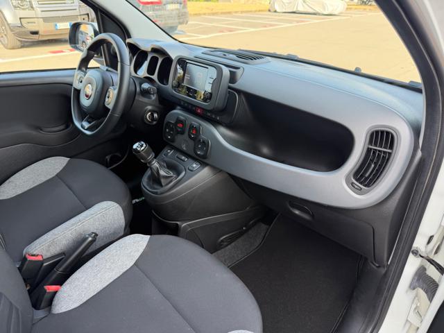 FIAT Panda 1.0 HYBRID CITY LIFE+CLIMATRONIC+SCHERMO+5POSTI